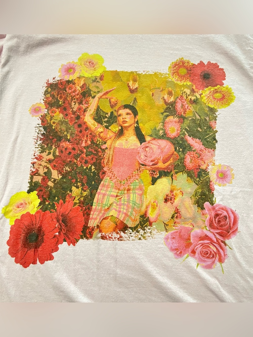 Melanie Martinez Flowers T-shirt Size Large Pink Band Tee